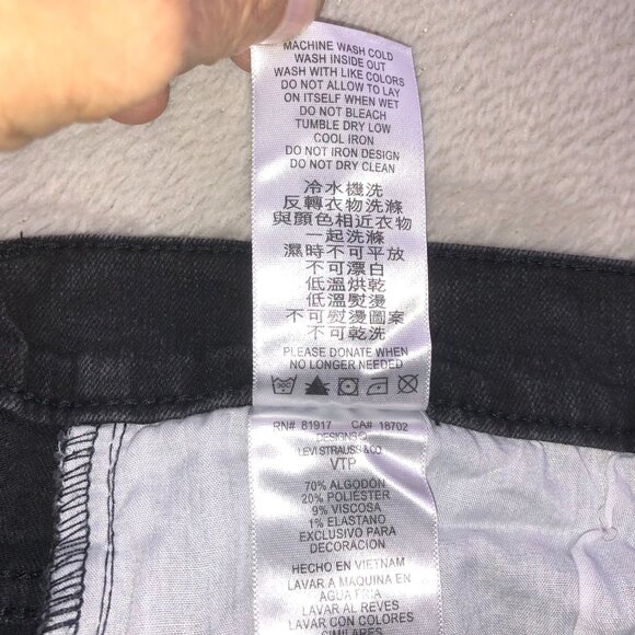 Levi's Women's 512 Jeans Size 16 Slim Taper Black Denim Classic Casual Travel - Picture 12 of 16